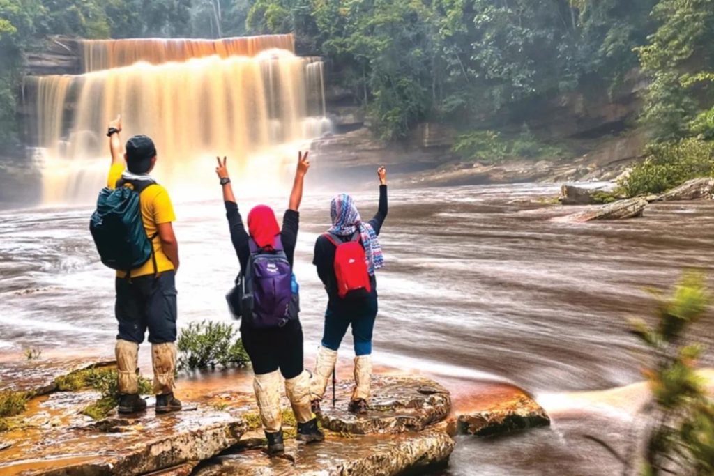 12 Air Terjun Terbaik di Malaysia 2025 15 Air Terjun Maliau Basin