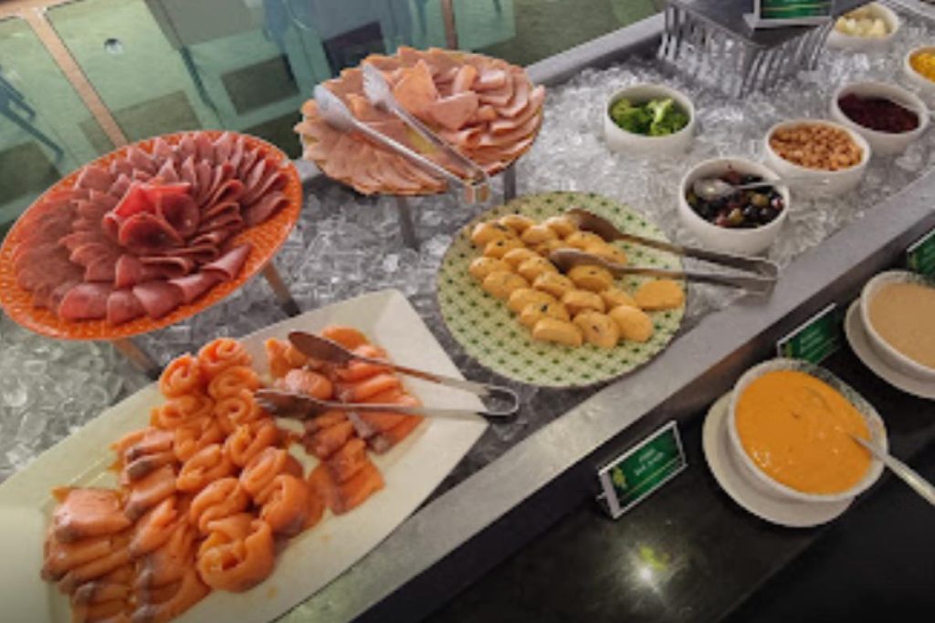 20 Bufet Halal Terbaik di KL dan Selangor 2025 31 Atmosphere