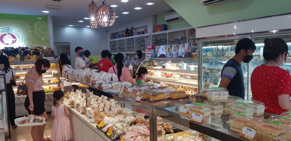 8 Bakeri Terbaik di Ipoh 2025 2 Aunty Lee Cake Pastries