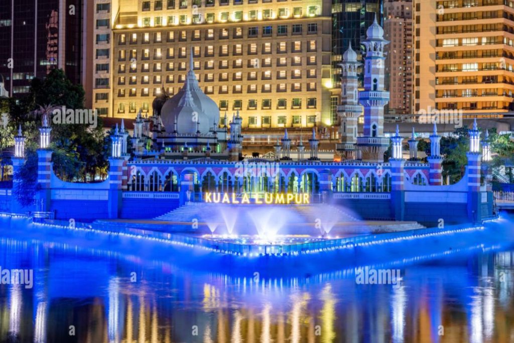 8 Masjid Tercantik & Terbaik untuk Dikunjungi di Malaysia 2025 5 Masjid Jamek Kuala Lumpur