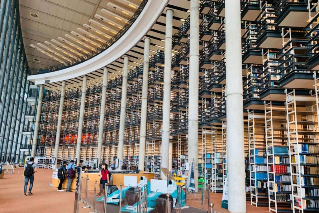 8 Perpustakaan Menarik di Malaysia 2025 15 Petronas University of Technology Information Resource Centre Seri Iskandar Perak