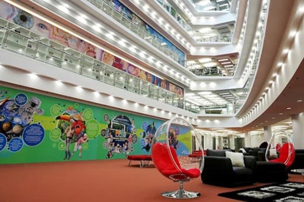 8 Perpustakaan Menarik di Malaysia 2025 5 Raja Tun Uda Library Shah Alam Selangor