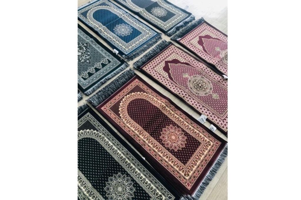 8 Sejadah Terbaik di Malaysia 2025 9 Set Hadiah Sejadah Mini