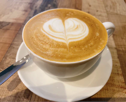 9 Kafe Terbaik di Kota Kemuning & Bukit Rimau 2025 6 Sips Bites Cafe