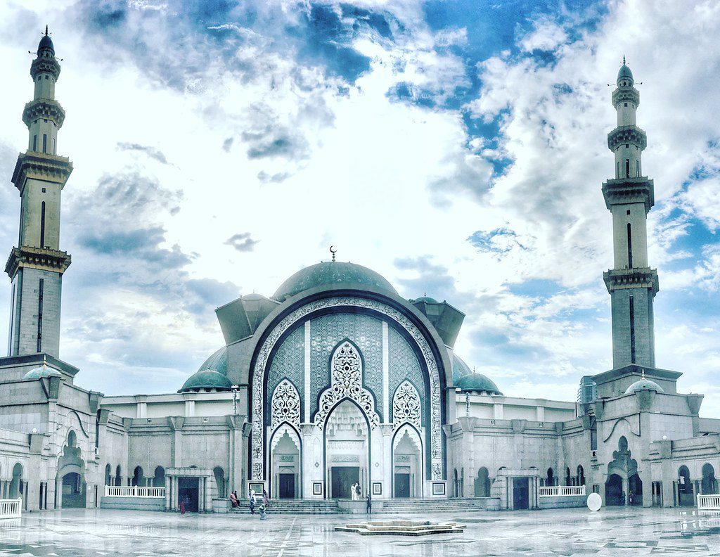8 Masjid Tercantik & Terbaik untuk Dikunjungi di Malaysia 2025 8 The Federal Territory Mosque Kuala Lumpur