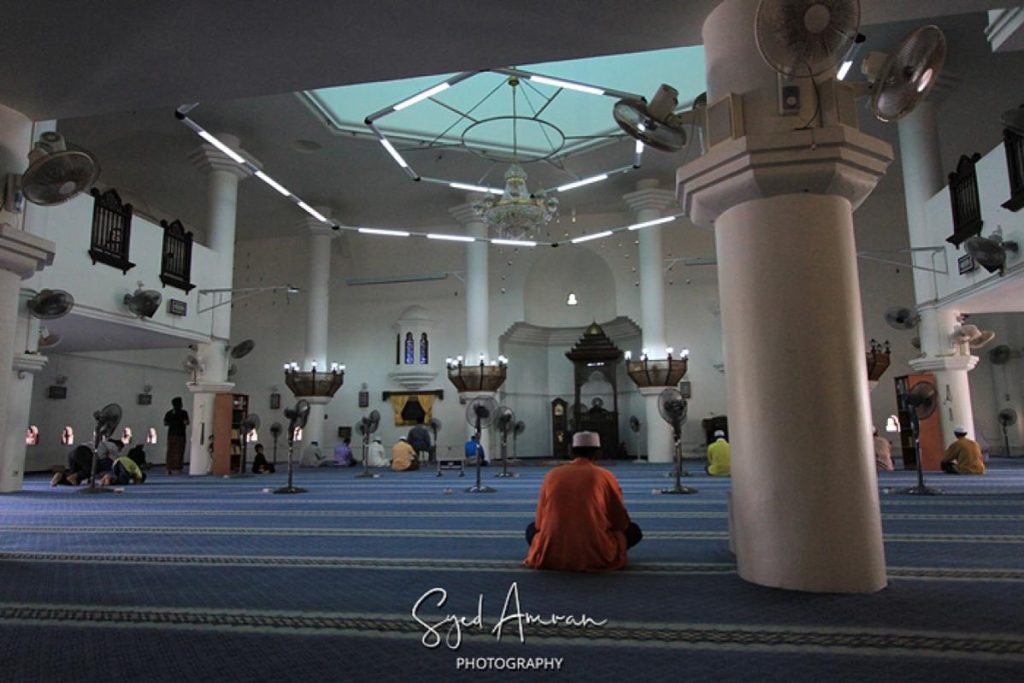 8 Masjid Tercantik & Terbaik untuk Dikunjungi di Malaysia 2025 11 The Tengku Tengah Zaharah Mosque Terengganu