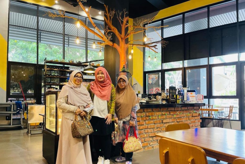 10 Kafe Terbaik di Putrajaya 2025 11 Karyabhara The Hipster Cafe