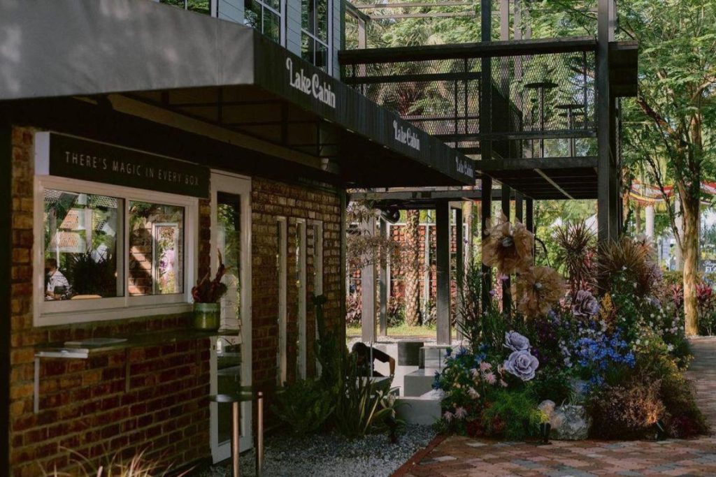 10 Kafe Terbaik di Putrajaya 2025 25 Lake Cabin at Pit Stop @ Anjung Floria