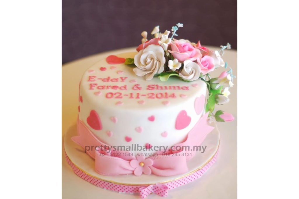 40 Kek Tunang yang Ringkas tetapi Menarik 2025 14 Putih dan Pink Cerah