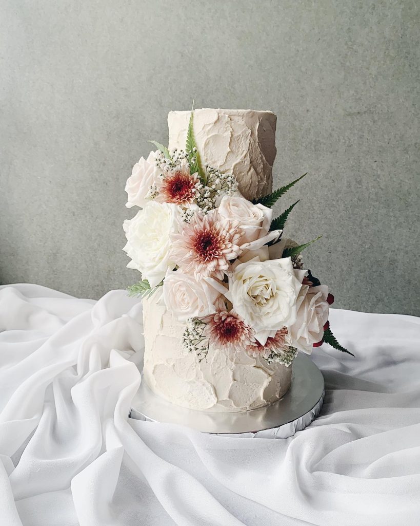 10 Bakeri Kek Kahwin yang Menarik di Malaysia 2026 4 Redbakes