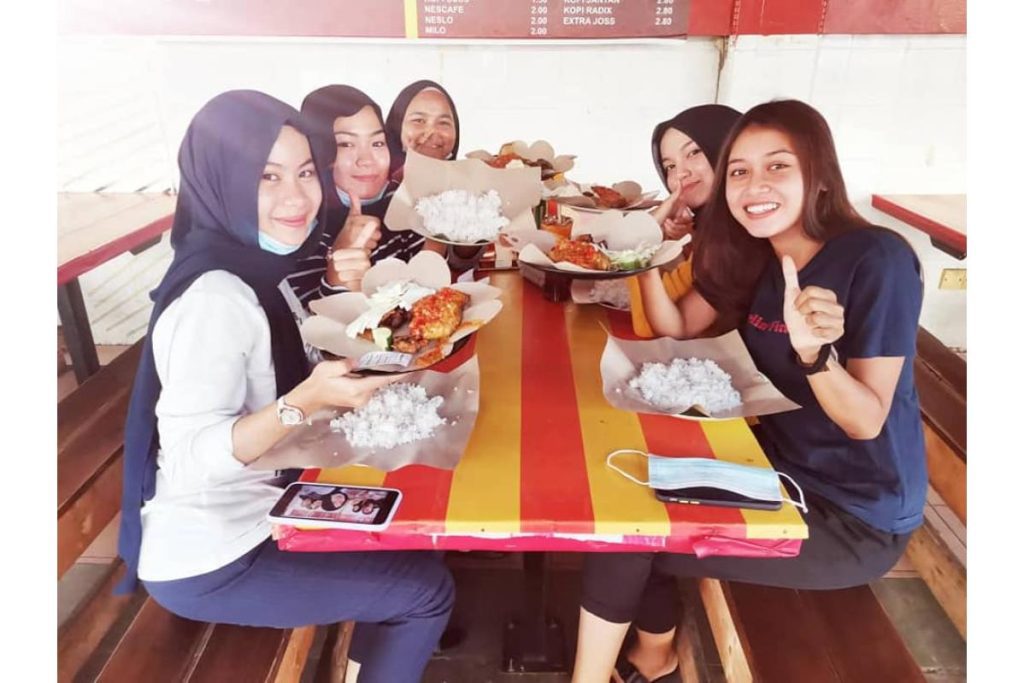 Top 16 Best Restaurants in Puncak Alam 2025 33 Ayam Gepuk Ori Selayang Puncak Alam