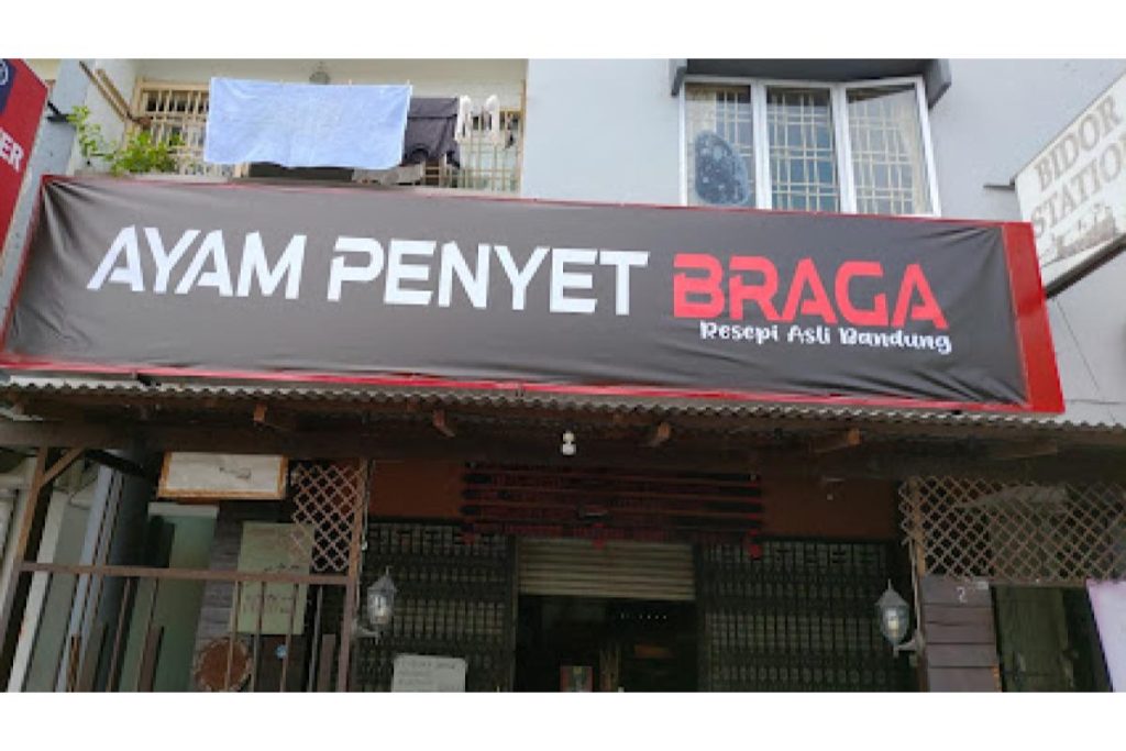 Top 10 Best Ayam Penyet in KL & Selangor 2025 18 Ayam-Penyet-Braga-