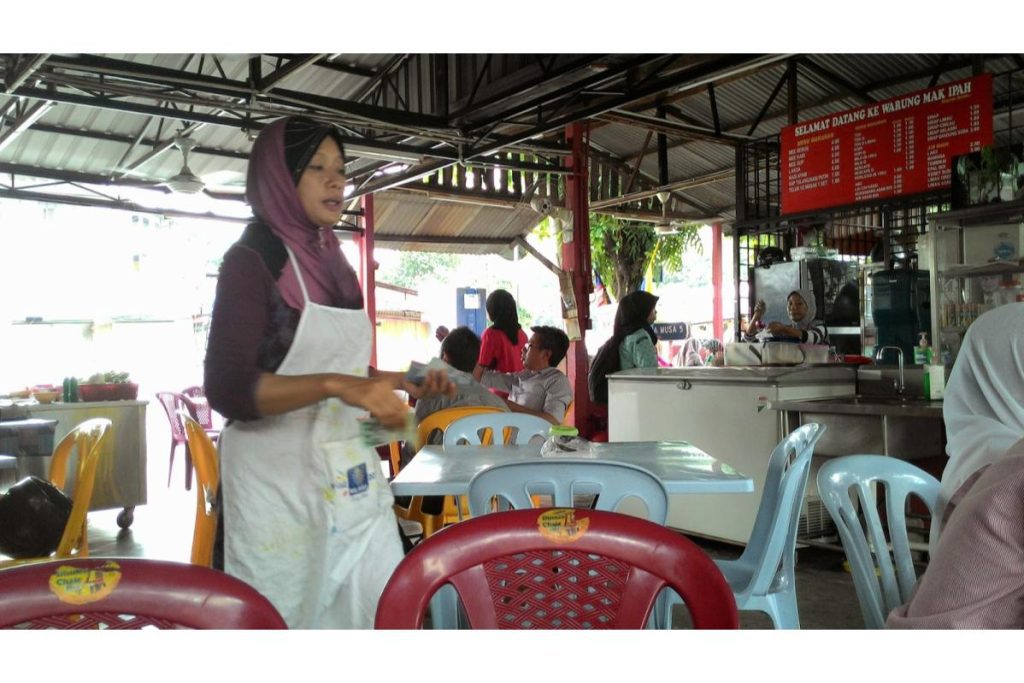 Top 10 Best Ayam Penyet in KL & Selangor 2025 14 Ayam-Penyet-Mak-Maya