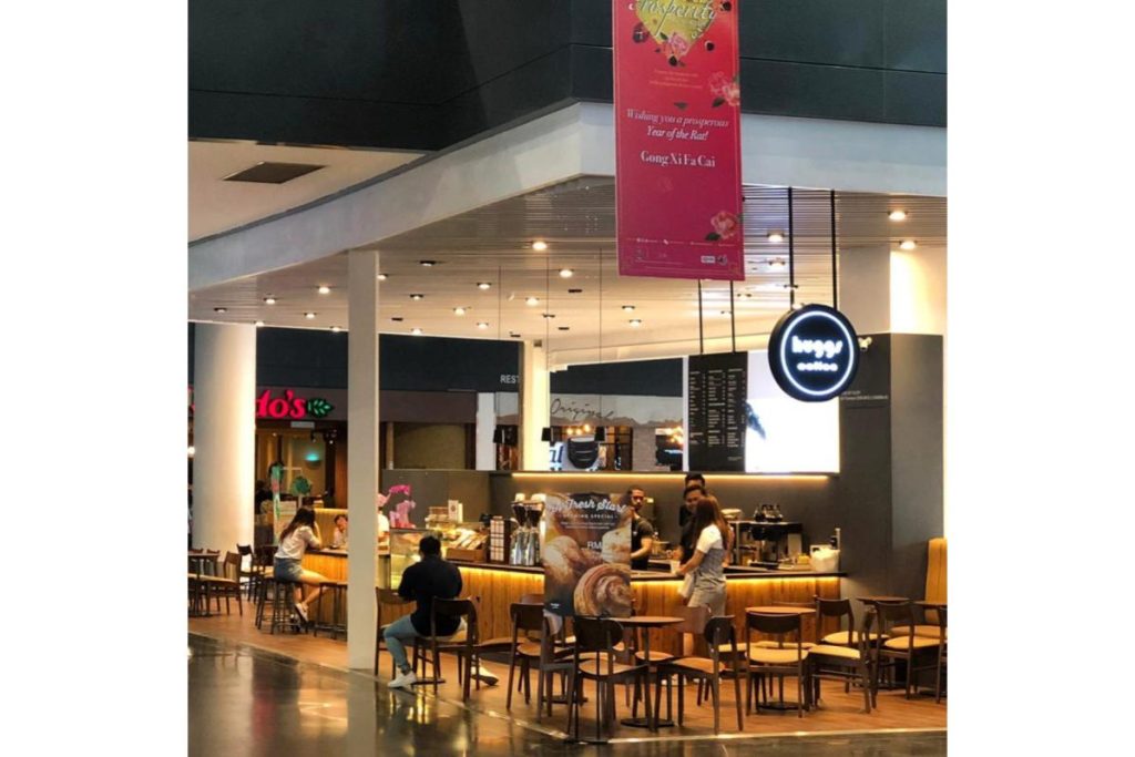 <strong>10 Kafe Terbaik di KLIA & KLIA 2 2025</strong> 6 Huggs-Coffee