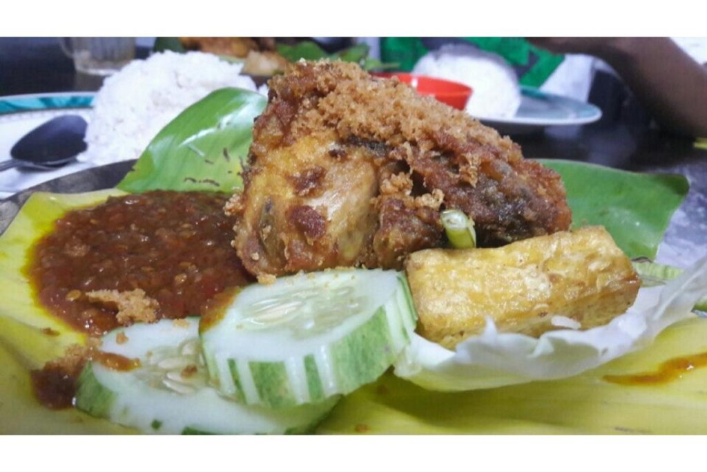 Top 10 Best Ayam Penyet in KL & Selangor 2025 11 Restoran-Ayam-Penyet-Bukit-