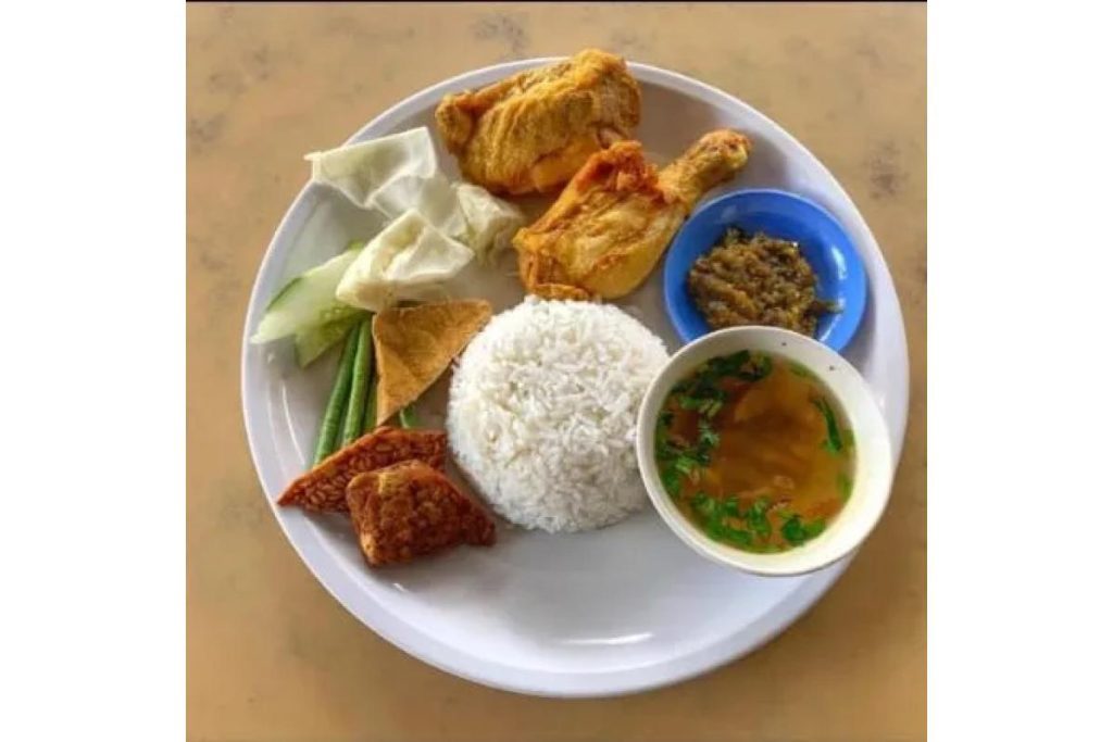 Top 10 Best Ayam Penyet in KL & Selangor 2025 13 Wak-Nuar-Ayam-Penyet-