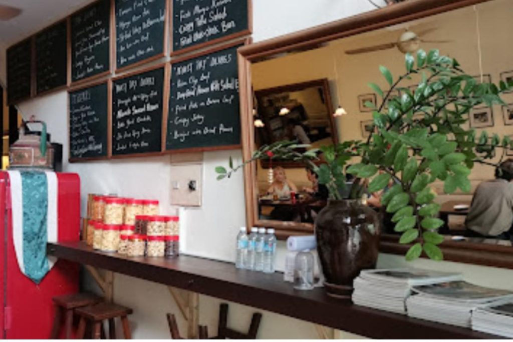 <strong>10 Restoran Nyonya Terbaik di KL & Selangor 2025</strong> 4 Aunty-Nat