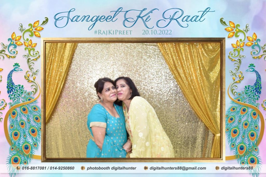 10 Sewaan Booth Foto Terbaik di KL & Selangor 2025 7 Digital-Hunter-Photobooth-