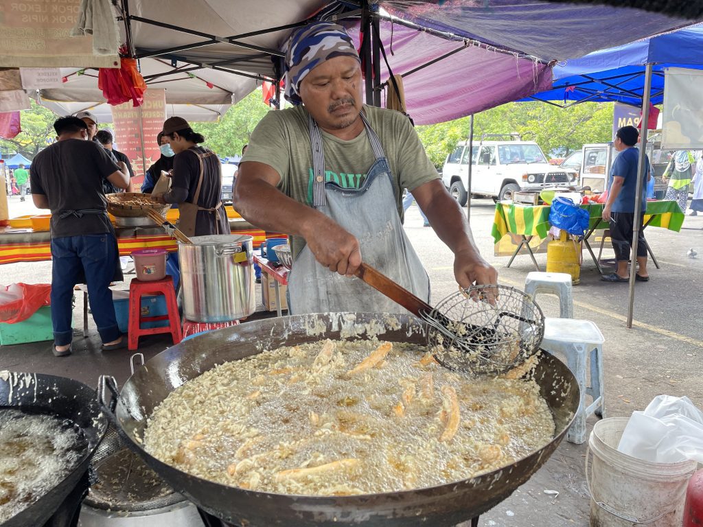 Gerai Uncle Yeop, Pisang Goreng ‘Terlaris’ Shah Alam 8 Gerai-Uncle-Yeop--