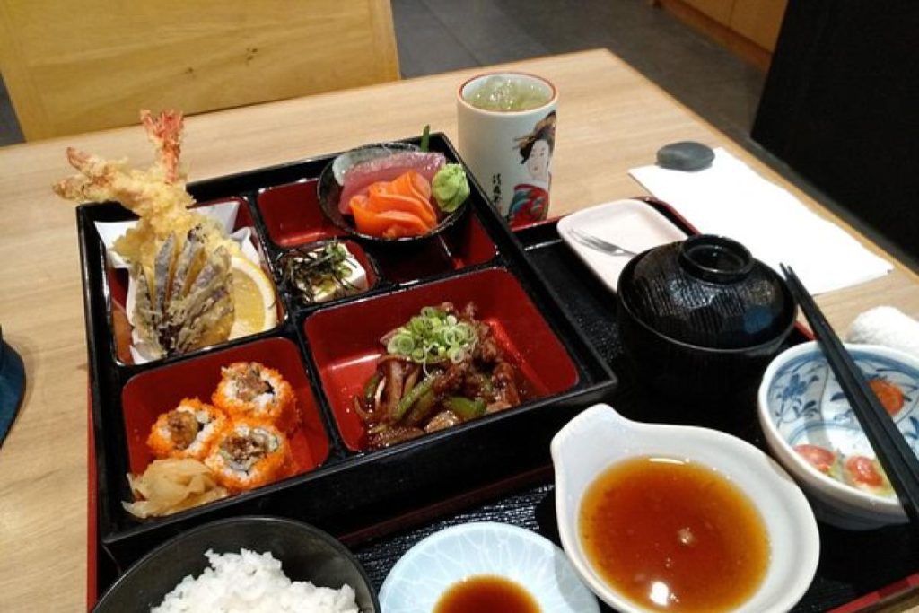 <strong>10 Bento Terbaik di KL & Selangor 2025</strong> 21 Kiku-Zakura-Japanese-Restaurant-