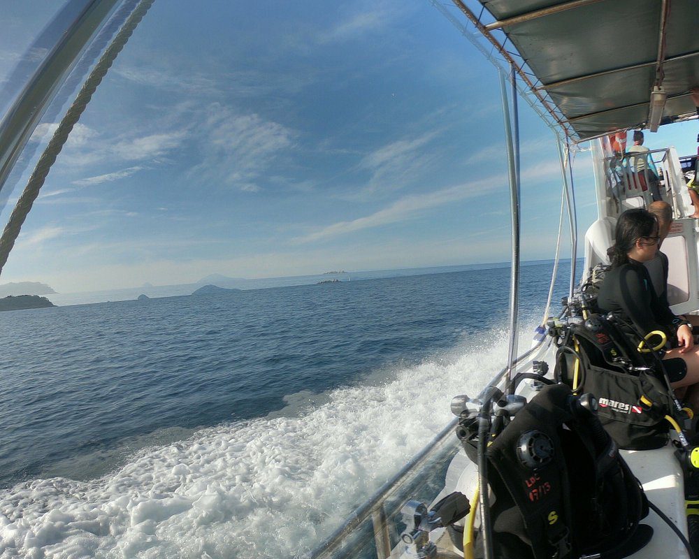 10 Perkara Menarik Untuk Dilakukan di Pulau Redang 2025 17 Laguna-Redang-Dive-Center-