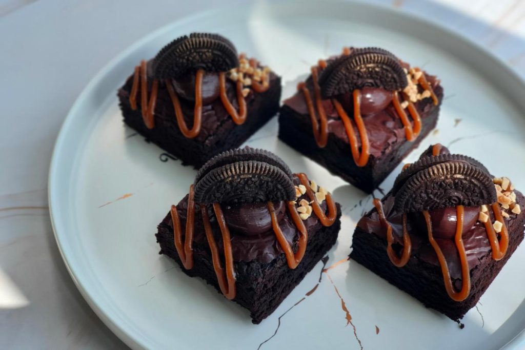 <strong>8 Brownies Terbaik di KL & Selangor 2025</strong> 13 Mr-Mrs-Brownie-