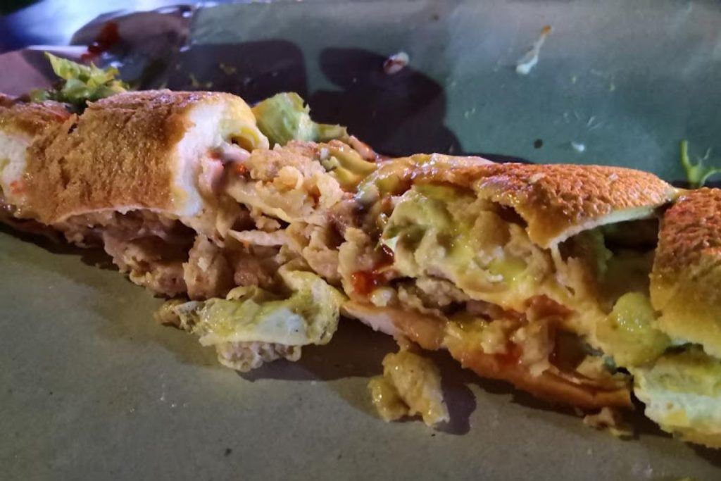 <strong>10 Roti John Terbaik di KL & Selangor 2025</strong> 6 Mr.-Burger-John-Petaling-Jaya