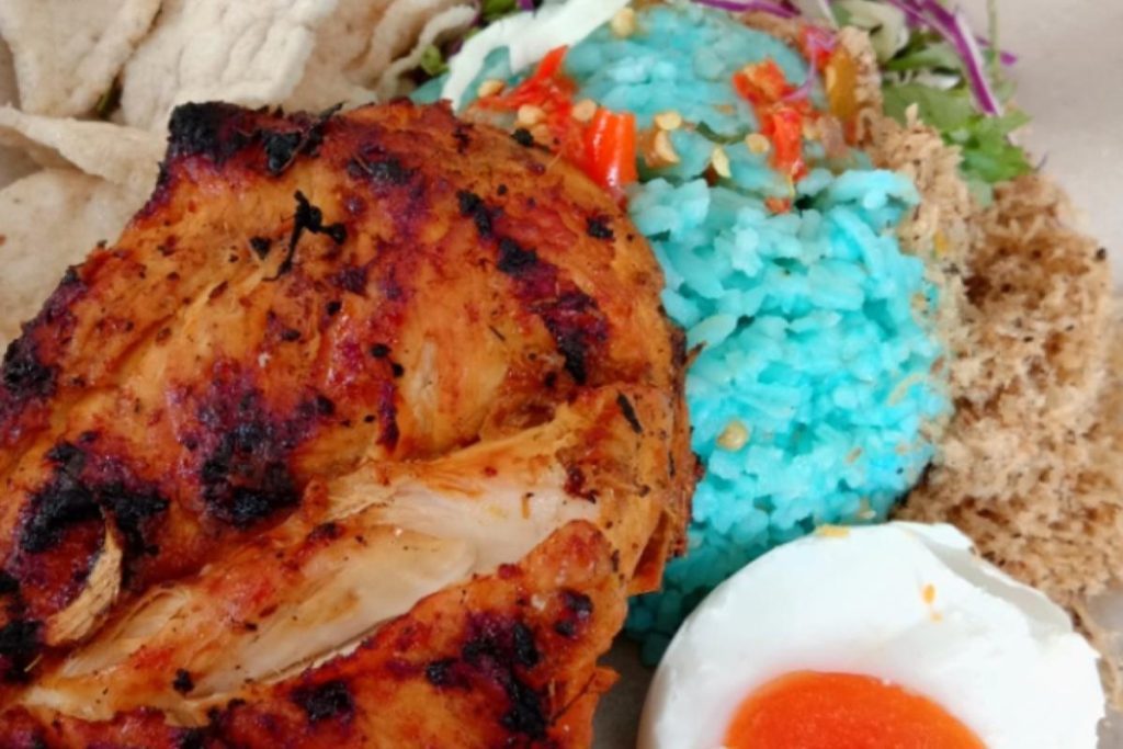Top 10 Best Nasi Kerabu in KL & Selangor 2025 18 Nasi-Kerabu-Golok-Pantai-Dalam-
