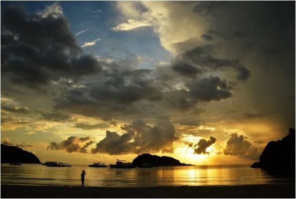 10 Perkara Menarik Untuk Dilakukan di Pulau Redang 2025 9 Redang-Long-Beach-