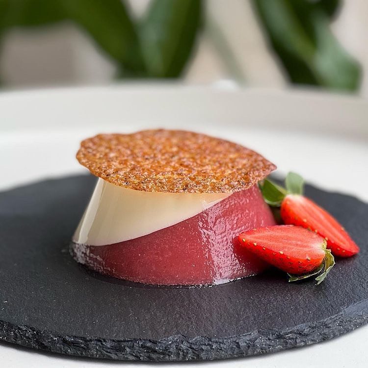 8 Panna Cotta Terbaik di Pulau Pinang 2025 15 Roots-Desserts-Bar-