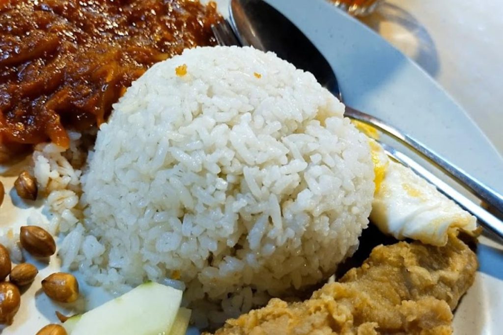 <strong>10 Roti John Terbaik di KL & Selangor 2025</strong> 11 Roti-John-Semenyih-