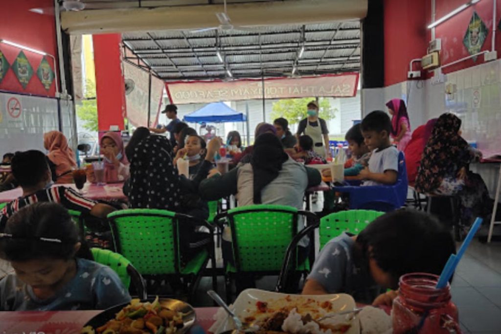 Top 10 Best Thai Restaurants In Sabah 2025 3 Salathai-Tomyam-Seafood-