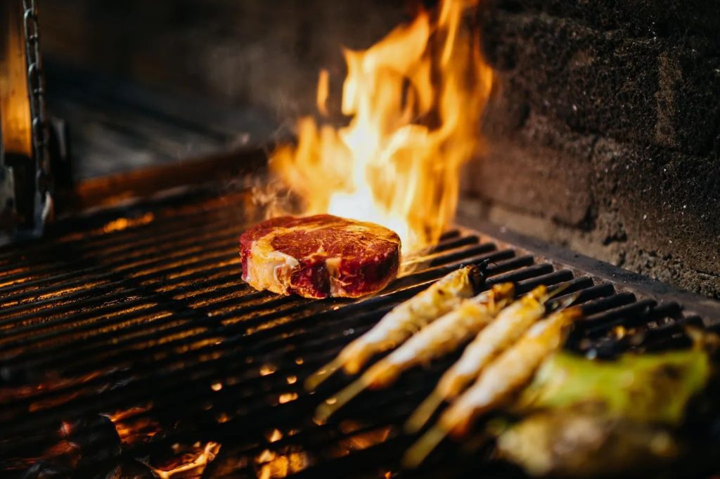 10 Restoran BBQ Terbaik di Pulau Pinang 2025 15 White-Smoke-Restaurant-