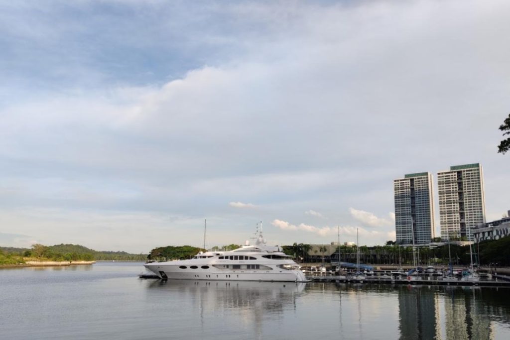 10 Aktiviti Menarik Untuk Dilakukan di Iskandar Puteri 2025 5 Enjoy-The-View-At-Puteri-Harbour-