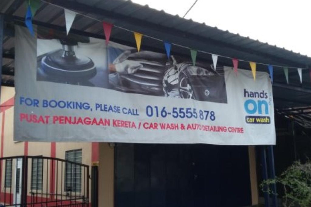 10 Perkhidmatan Mencuci Kereta Terbaik di Ipoh 2025 16 Hands-On-Car-Wash-