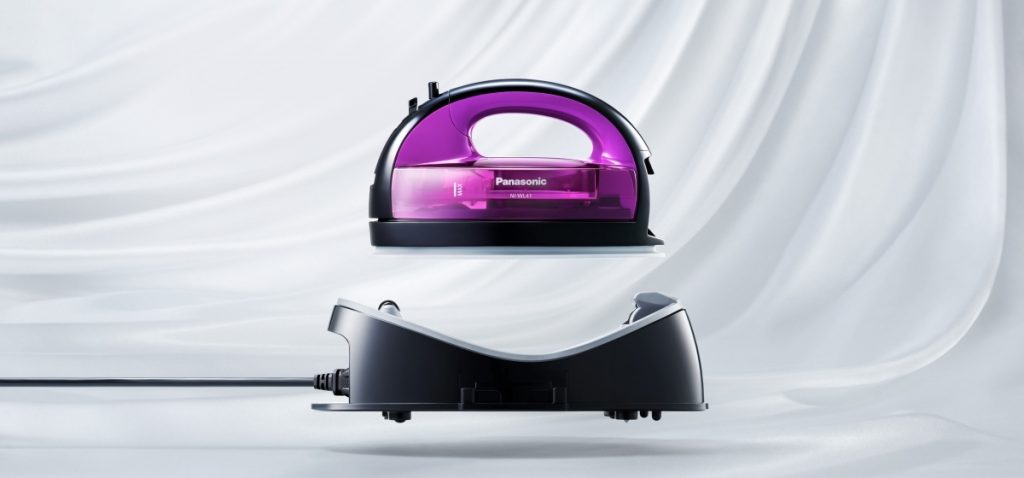 <strong>10 Seterika Terbaik di Malaysia 2025</strong> 6 Panasonic-Cordless-Steam-Iron