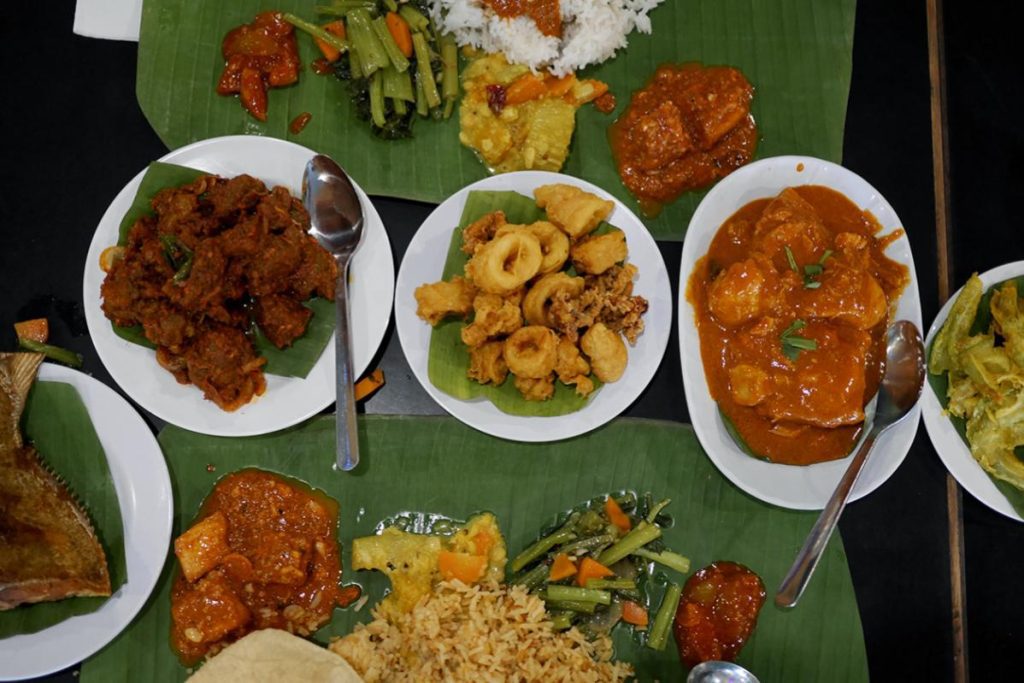 8 Kedai Nasi Daun Pisang Terbaik di Penang 2025 5 Passions-of-Kerala-Restaurant-
