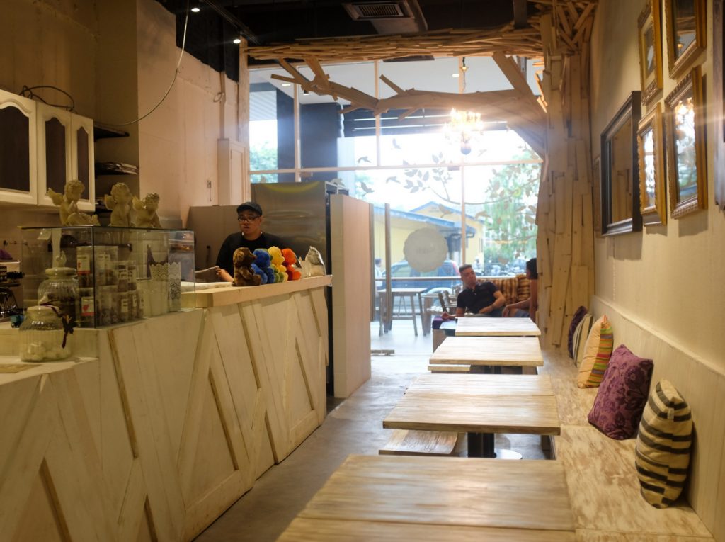 10 Kedai Kek Coklat Terbaik di KL & Selangor 2025 16 Swich-Cafe