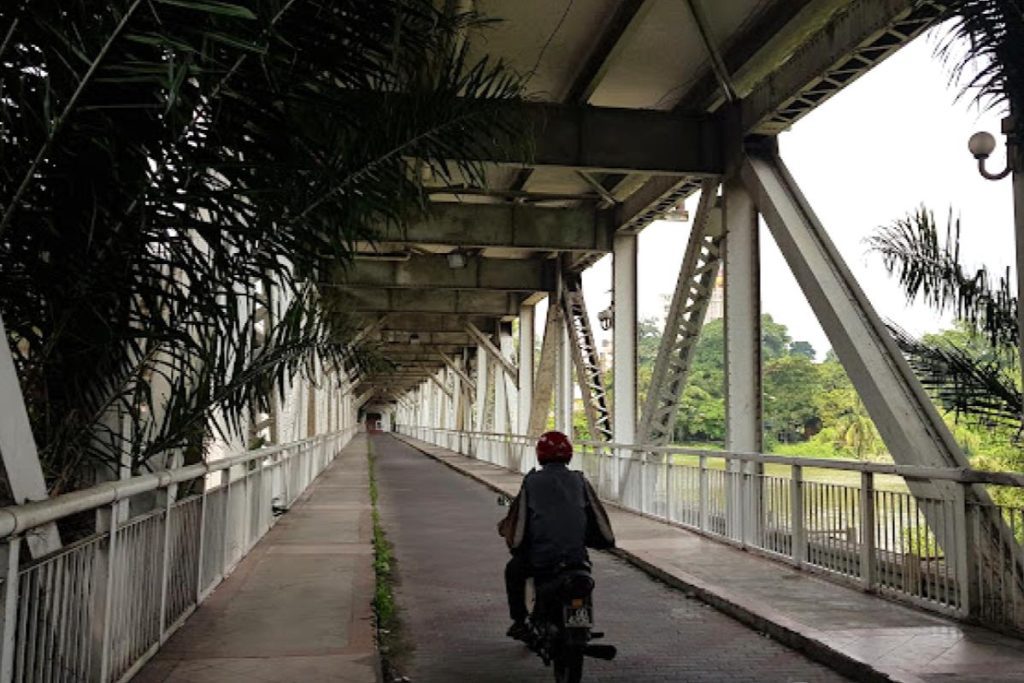 Top 10 Best Things To Do In Klang 2025 10 Take-Vintage-Photographs-At-The-Kota-Bridge
