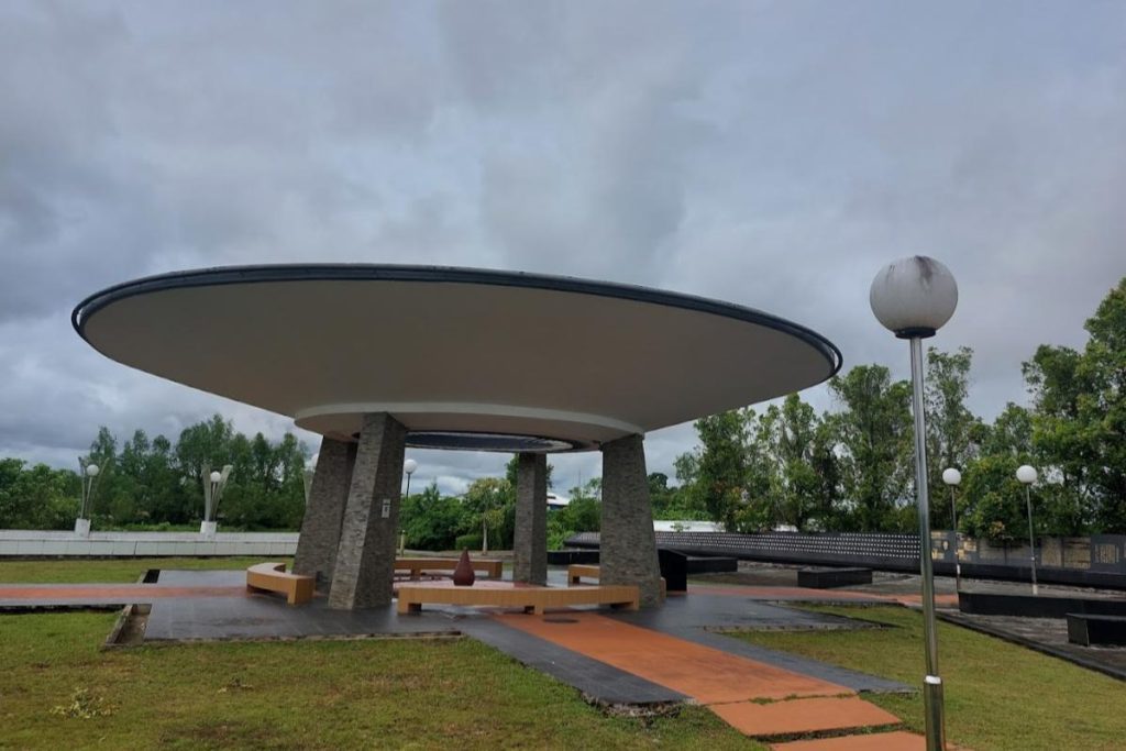 Top 10 Best Things To Do in Sibu 2025 10 Enjoy-A-Quiet-Walk-At-The-Rev-James-M.-Hoover-Memorial-Garden