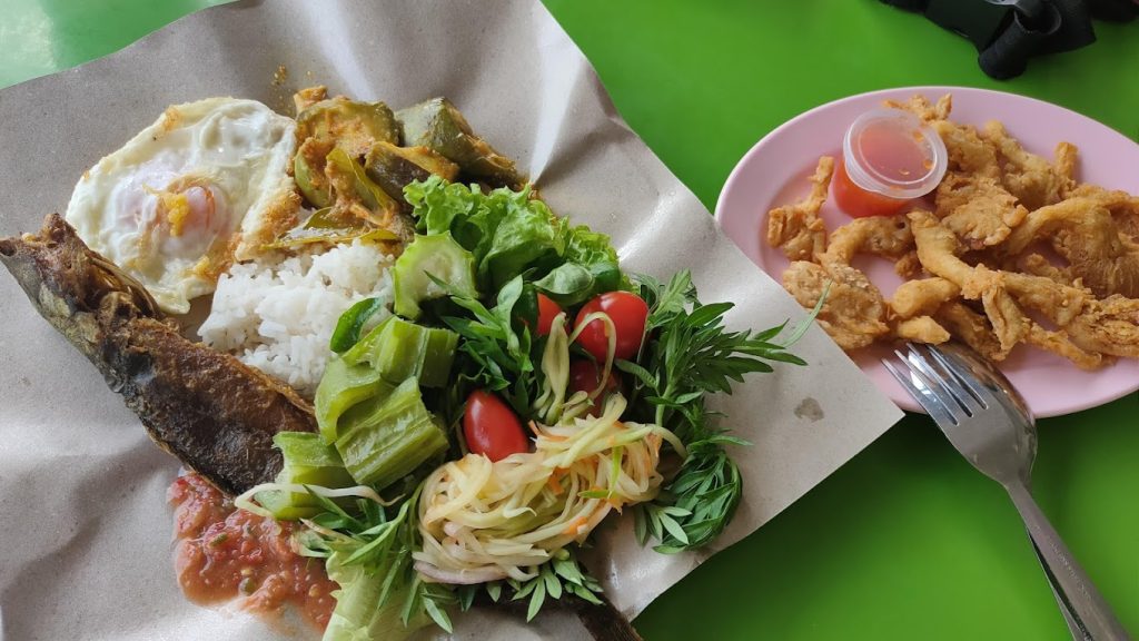 Top 10 Best Things To Do In Kangar 2025 19 Enjoy-Local-Cuisine-At-Anjung-Keli--