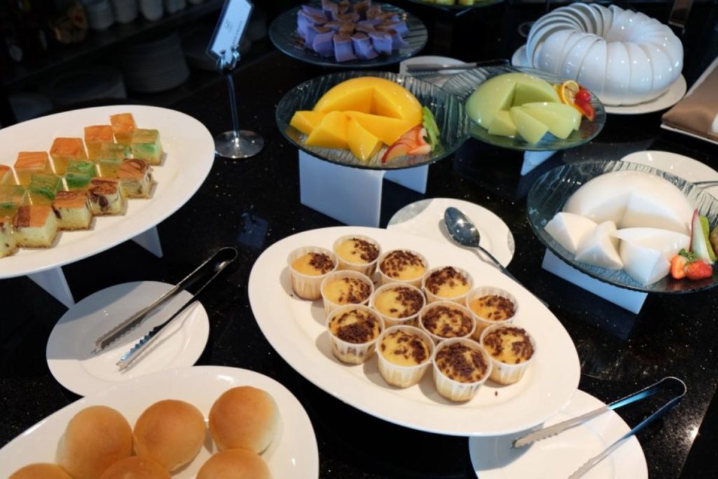 <strong>10 Bufet Hotel Terbaik di Pulau Pinang 2025</strong> 6 The-Light-Hotel-M-Sdn-Bhd-