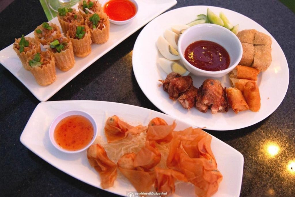 <strong>10 Bufet Hotel Terbaik di Pulau Pinang 2025</strong> 20 Three-Sixty-Revolving-Restaurant-