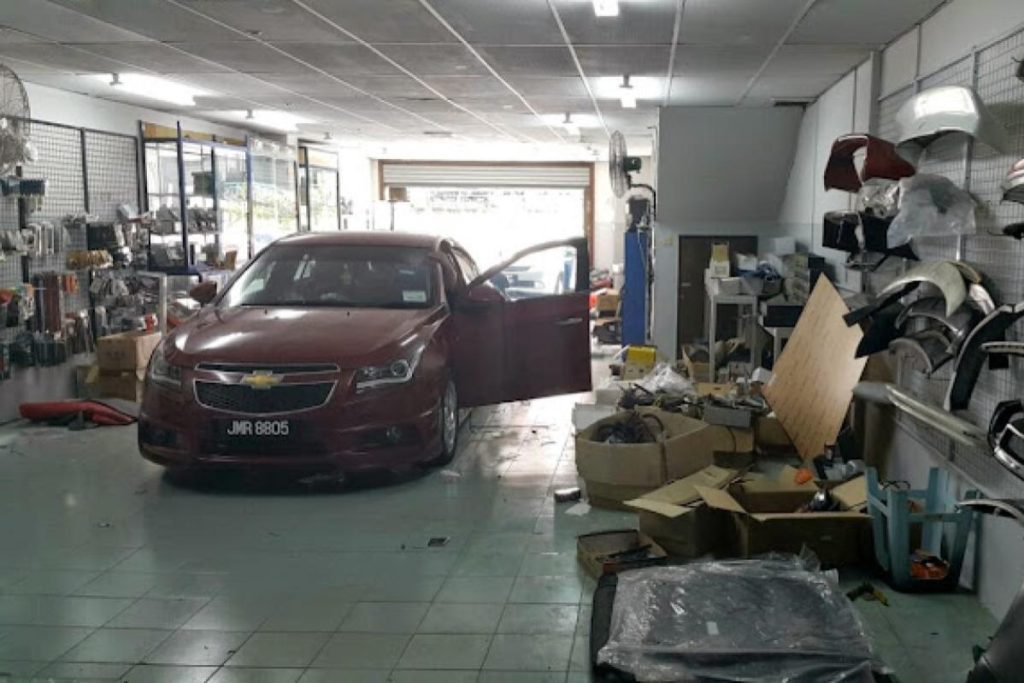 10 Kedai Aksesori Kereta Terbaik di KL Selangor 2025 9 Yip-Auto-Accessories-Services-