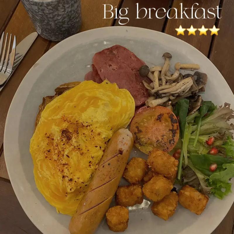 9 Big Breakfast Terbaik di Johor Bahru 2025 17 -By-Fam-