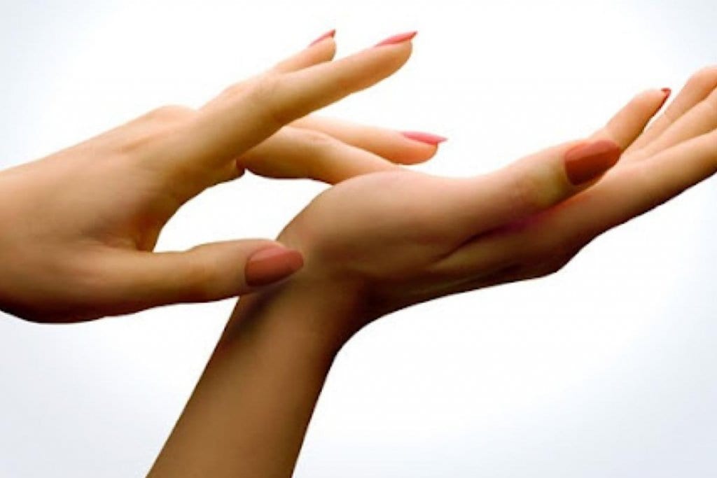 9 Awesome Ways To Use Lemon For A Sparkly Clean Kitchen (Ladies Will Love No.7) 8 -Awesome-Ways-To-Use-Lemon-For-A-Sparkly-Clean-Kitchen-Ladies-Will-Love-No.--x-