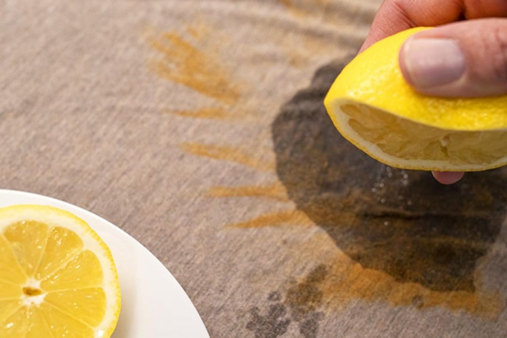 9 Awesome Ways To Use Lemon For A Sparkly Clean Kitchen (Ladies Will Love No.7) 3 -Awesome-Ways-To-Use-Lemon-For-A-Sparkly-Clean-Kitchen-Ladies-Will-Love-No.--x-