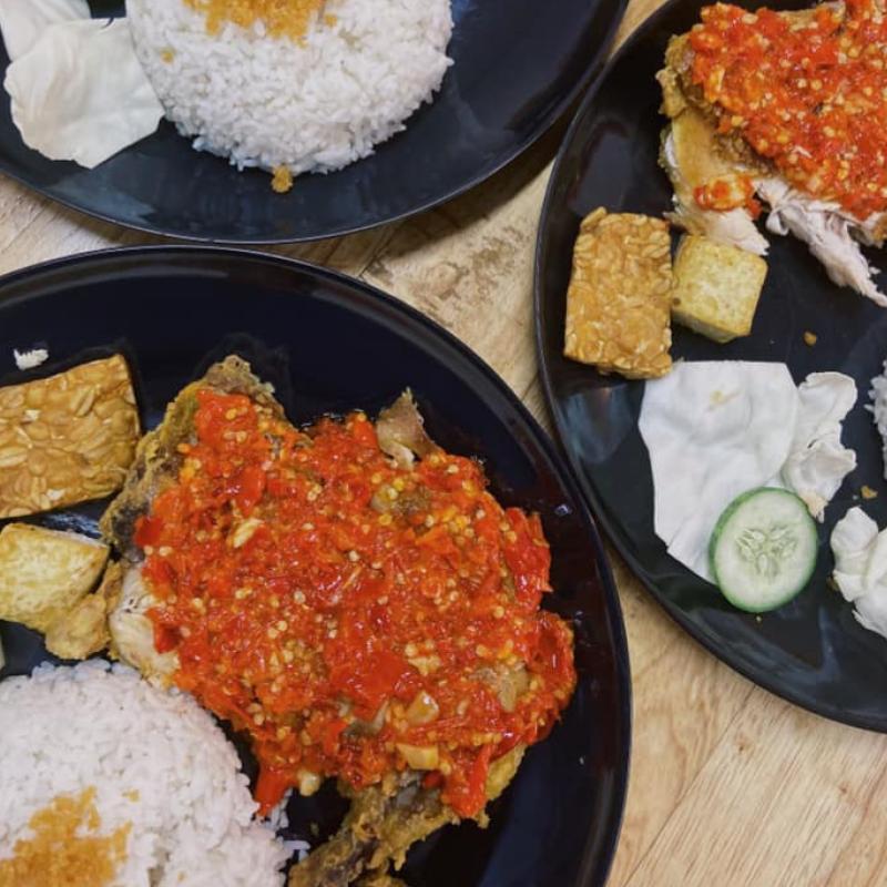 Top 8 Best Ayam Geprek in KL & Selangor 2025 5 Ayam-Geprek-Dapur-Sari-Dewi-