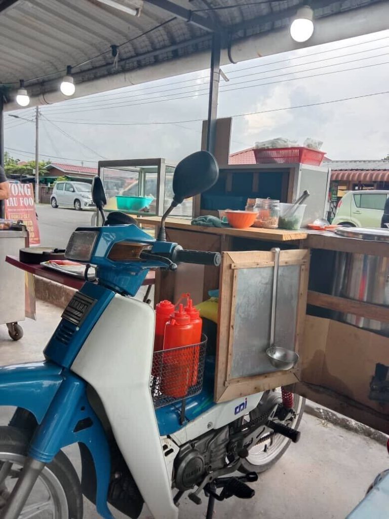 Enjoy Authentic Indonesian Bakso & Cilok Recipe at Padang Jawa 5 Bakso-Cilok-in-Padang-Jawa-