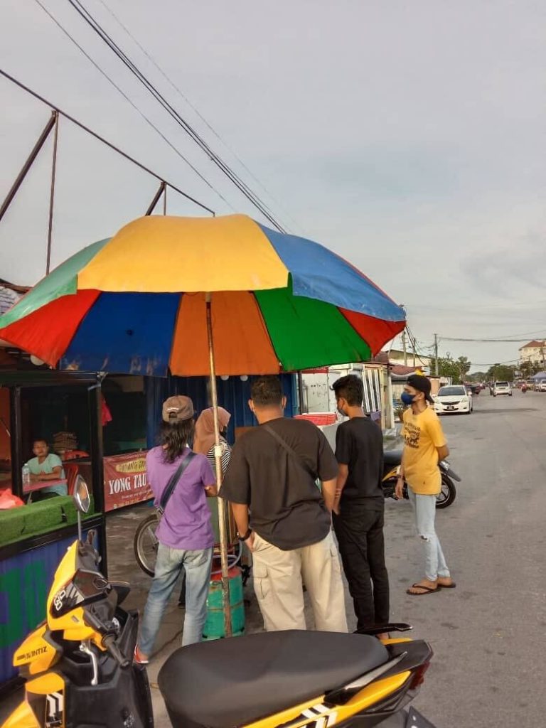 Enjoy Authentic Indonesian Bakso & Cilok Recipe at Padang Jawa 6 Bakso-Cilok-in-Padang-Jawa-